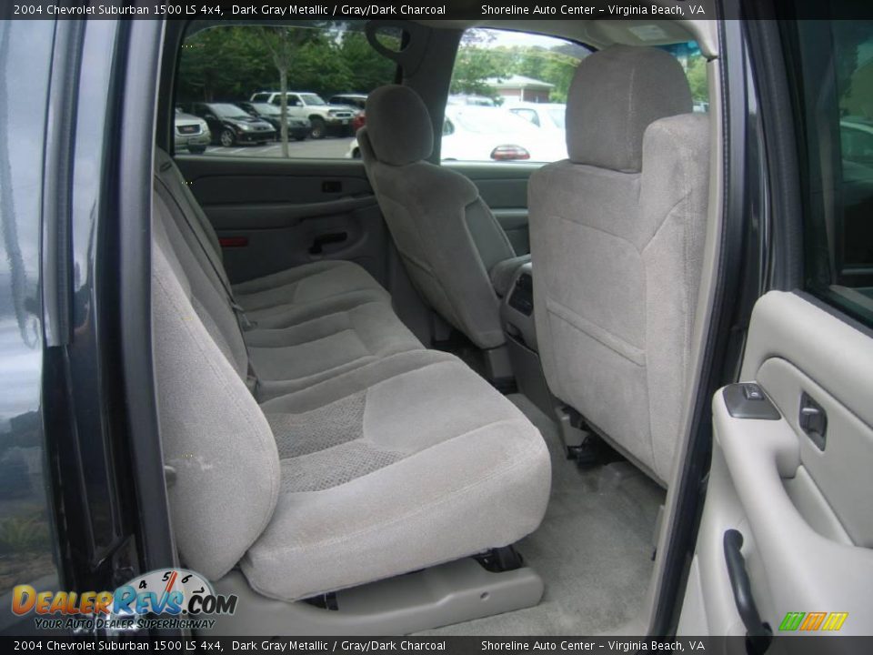 2004 Chevrolet Suburban 1500 LS 4x4 Dark Gray Metallic / Gray/Dark Charcoal Photo #12