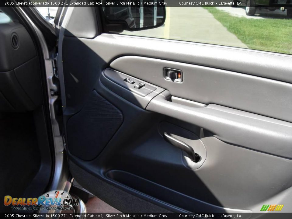 2005 Chevrolet Silverado 1500 Z71 Extended Cab 4x4 Silver Birch Metallic / Medium Gray Photo #12