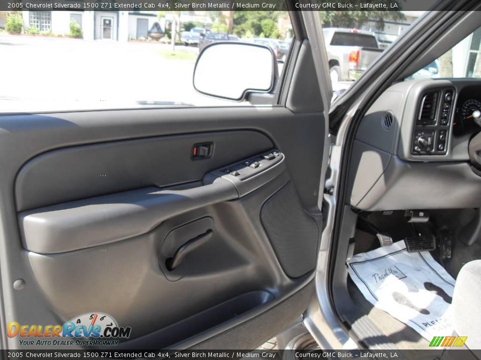 2005 Chevrolet Silverado 1500 Z71 Extended Cab 4x4 Silver Birch Metallic / Medium Gray Photo #17