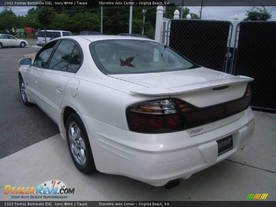 2002 Pontiac Bonneville SSEi Ivory White / Taupe Photo #6