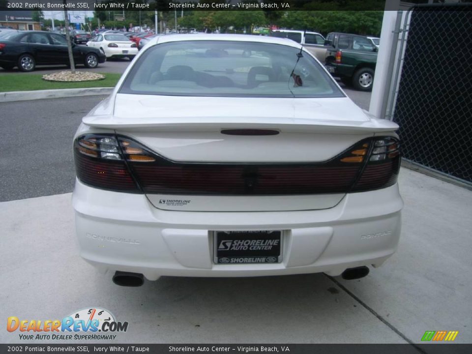 2002 Pontiac Bonneville SSEi Ivory White / Taupe Photo #7