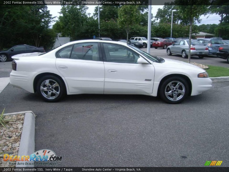 2002 Pontiac Bonneville SSEi Ivory White / Taupe Photo #9