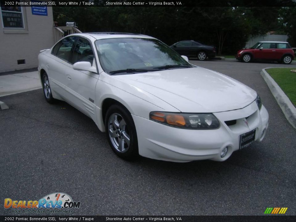 2002 Pontiac Bonneville SSEi Ivory White / Taupe Photo #10