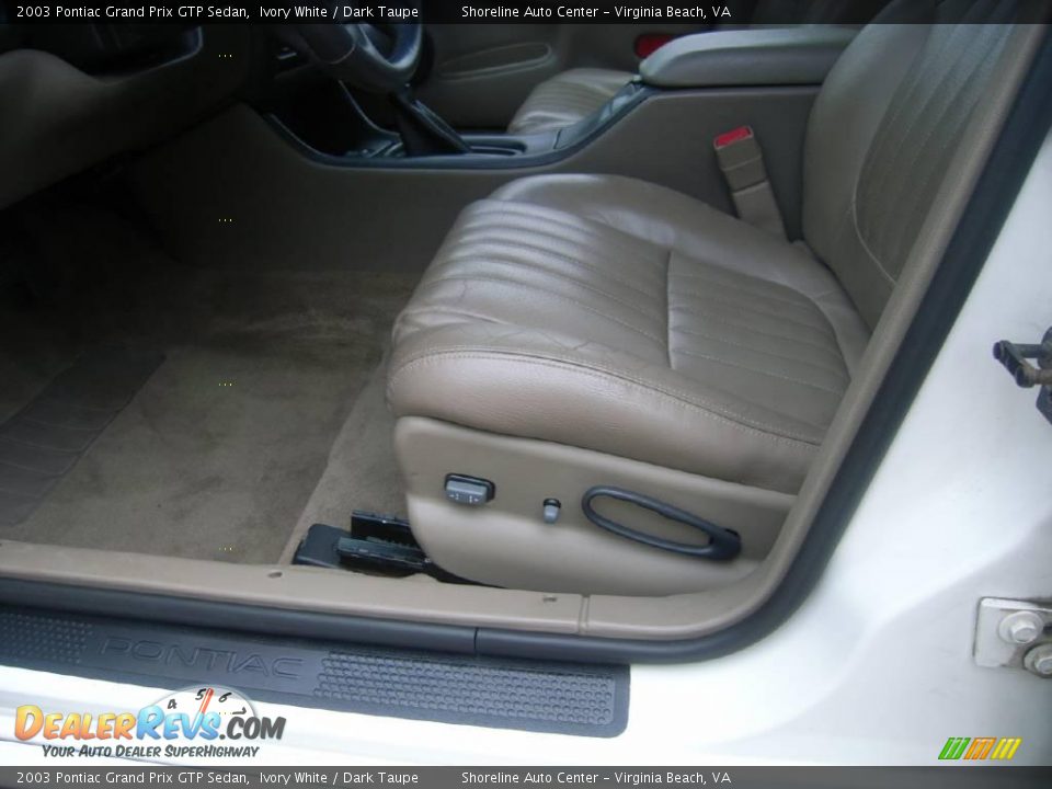2003 Pontiac Grand Prix GTP Sedan Ivory White / Dark Taupe Photo #18