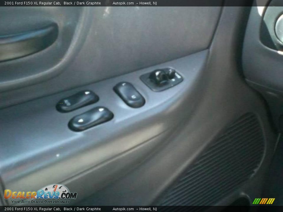 2001 Ford F150 XL Regular Cab Black / Dark Graphite Photo #13