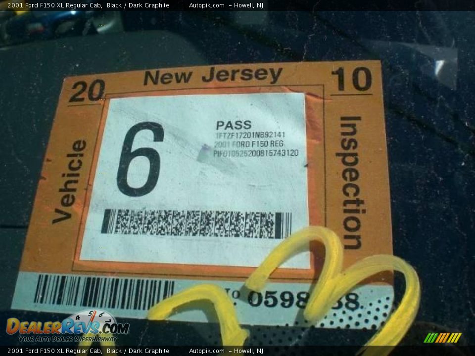 2001 Ford F150 XL Regular Cab Black / Dark Graphite Photo #17