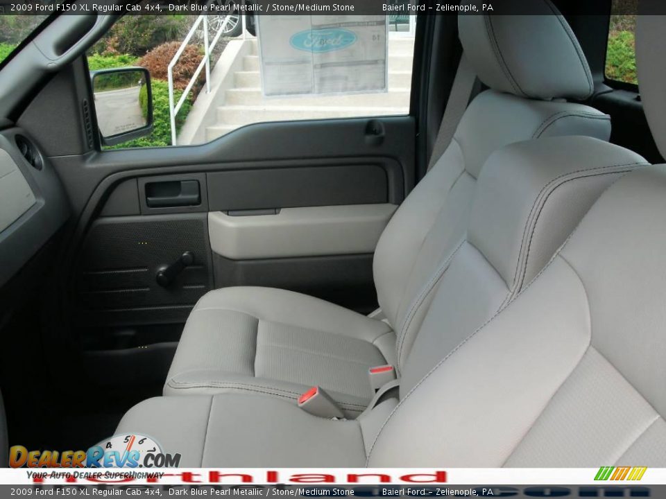 2009 Ford F150 XL Regular Cab 4x4 Dark Blue Pearl Metallic / Stone/Medium Stone Photo #14
