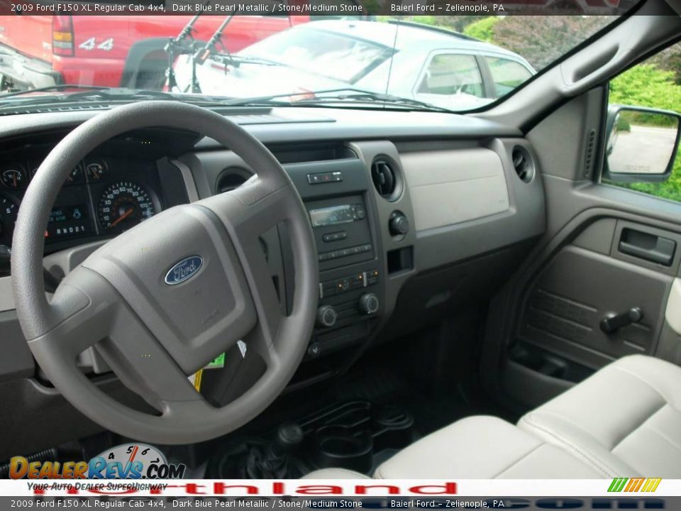 2009 Ford F150 XL Regular Cab 4x4 Dark Blue Pearl Metallic / Stone/Medium Stone Photo #17