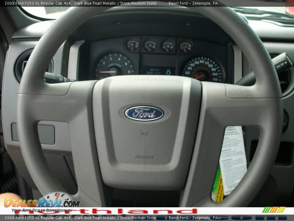 2009 Ford F150 XL Regular Cab 4x4 Dark Blue Pearl Metallic / Stone/Medium Stone Photo #19
