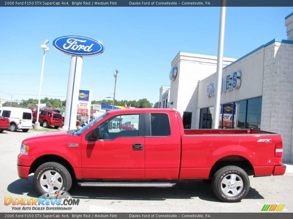 2006 Ford F150 STX SuperCab 4x4 Bright Red / Medium Flint Photo #2