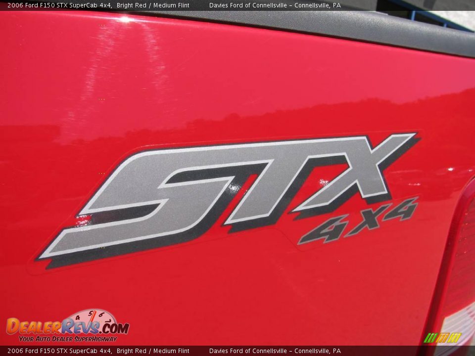 2006 Ford F150 STX SuperCab 4x4 Bright Red / Medium Flint Photo #10