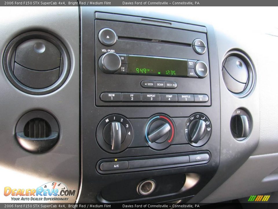 2006 Ford F150 STX SuperCab 4x4 Bright Red / Medium Flint Photo #13