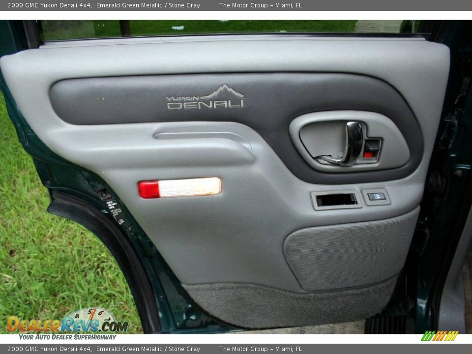 2000 GMC Yukon Denali 4x4 Emerald Green Metallic / Stone Gray Photo #33