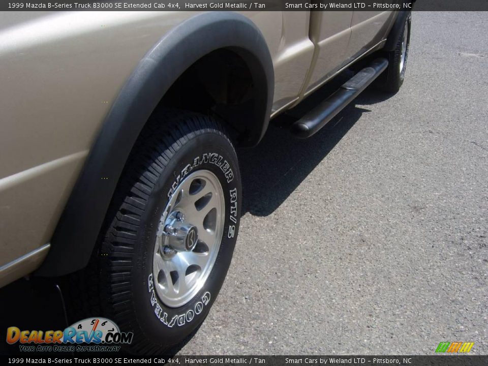 1999 Mazda B-Series Truck B3000 SE Extended Cab 4x4 Harvest Gold Metallic / Tan Photo #21