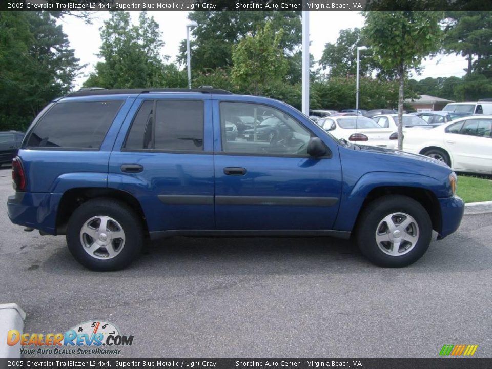 2005 Chevrolet TrailBlazer LS 4x4 Superior Blue Metallic / Light Gray Photo #10