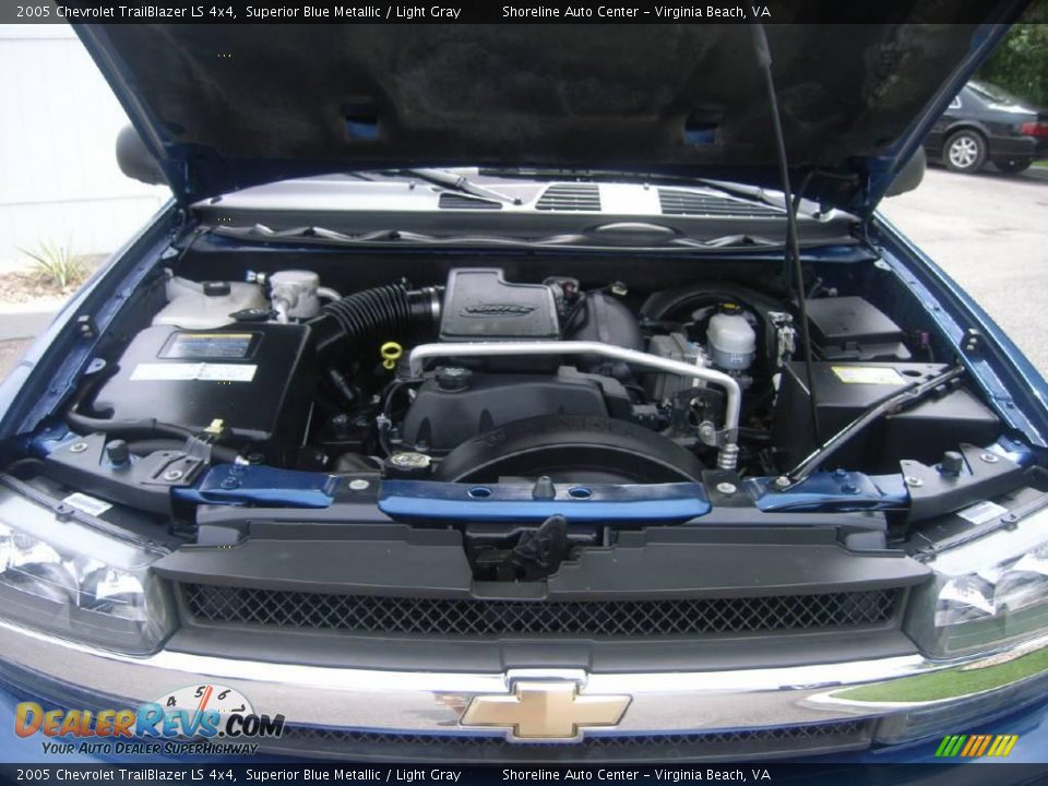 2005 Chevrolet TrailBlazer LS 4x4 Superior Blue Metallic / Light Gray Photo #13