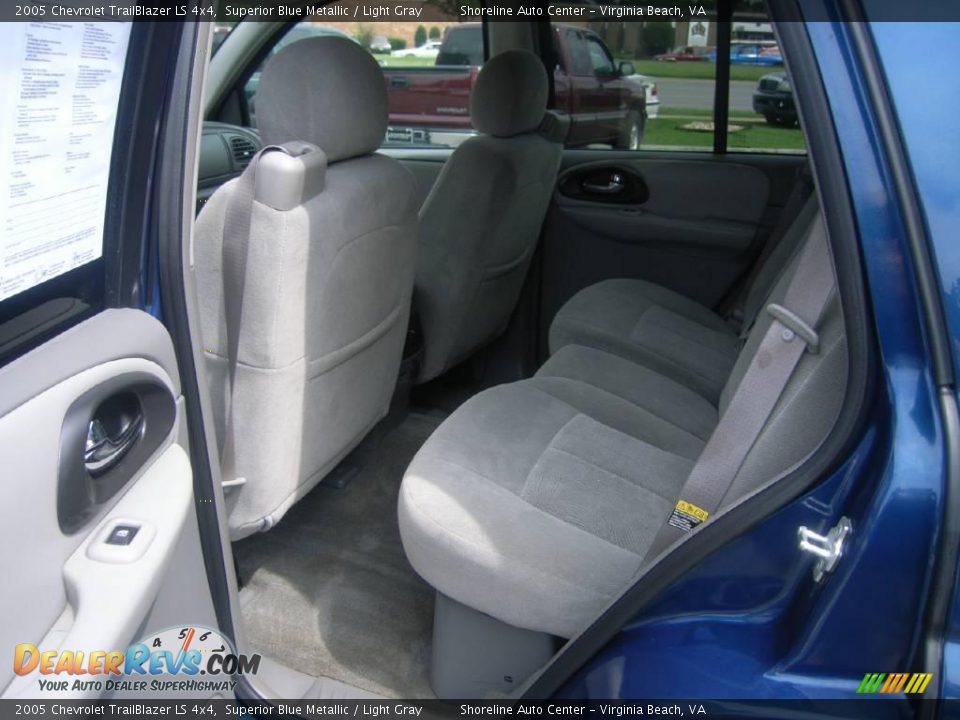 2005 Chevrolet TrailBlazer LS 4x4 Superior Blue Metallic / Light Gray Photo #15