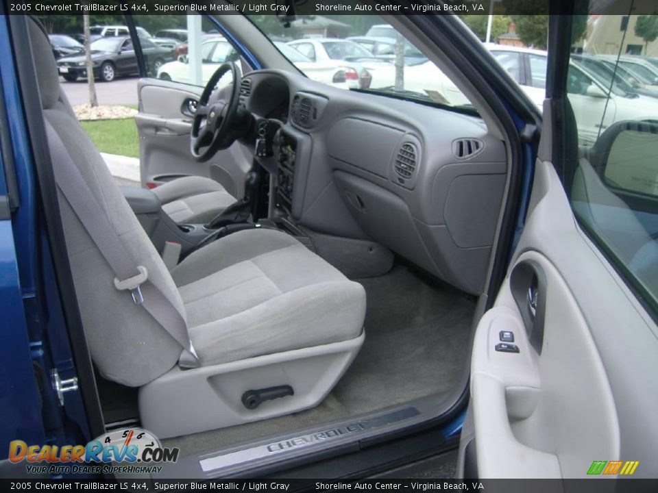 2005 Chevrolet TrailBlazer LS 4x4 Superior Blue Metallic / Light Gray Photo #20