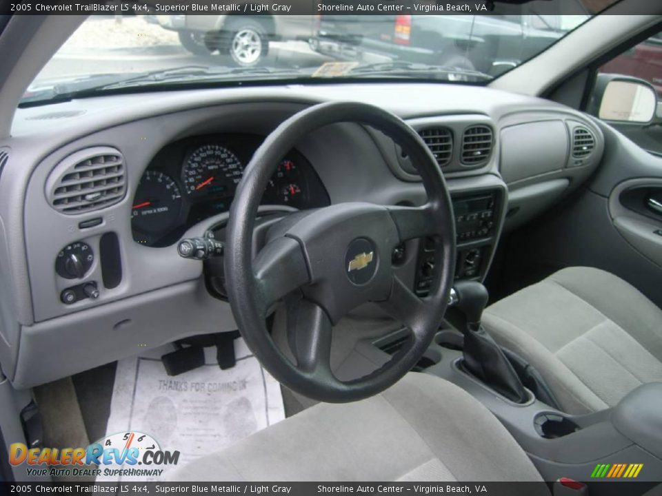 2005 Chevrolet TrailBlazer LS 4x4 Superior Blue Metallic / Light Gray Photo #22
