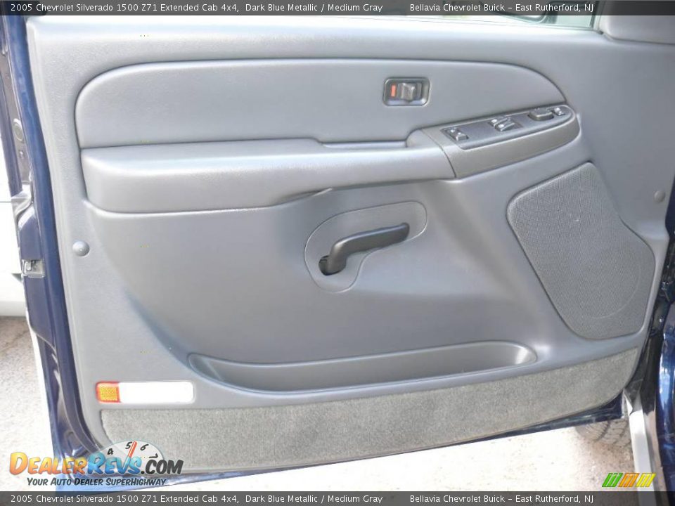 2005 Chevrolet Silverado 1500 Z71 Extended Cab 4x4 Dark Blue Metallic / Medium Gray Photo #6