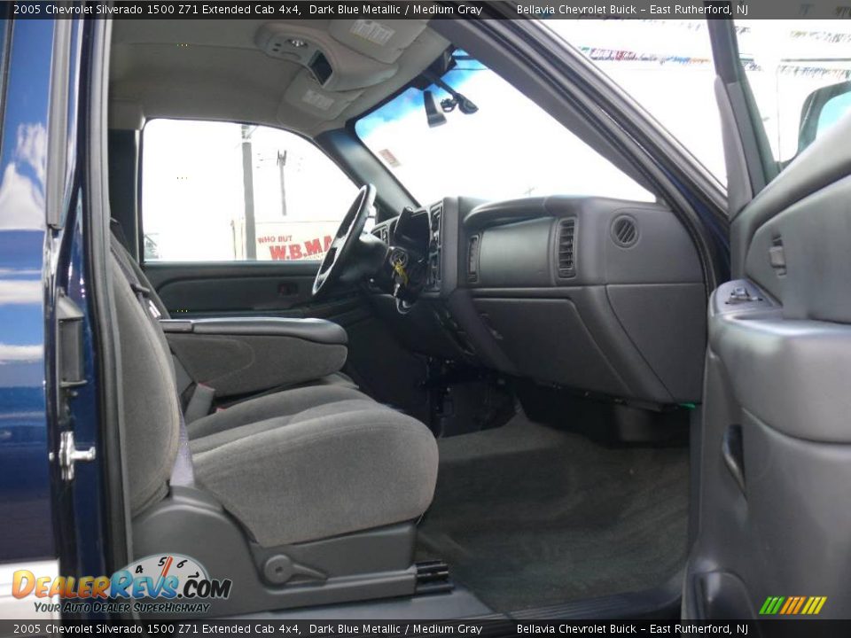 2005 Chevrolet Silverado 1500 Z71 Extended Cab 4x4 Dark Blue Metallic / Medium Gray Photo #8