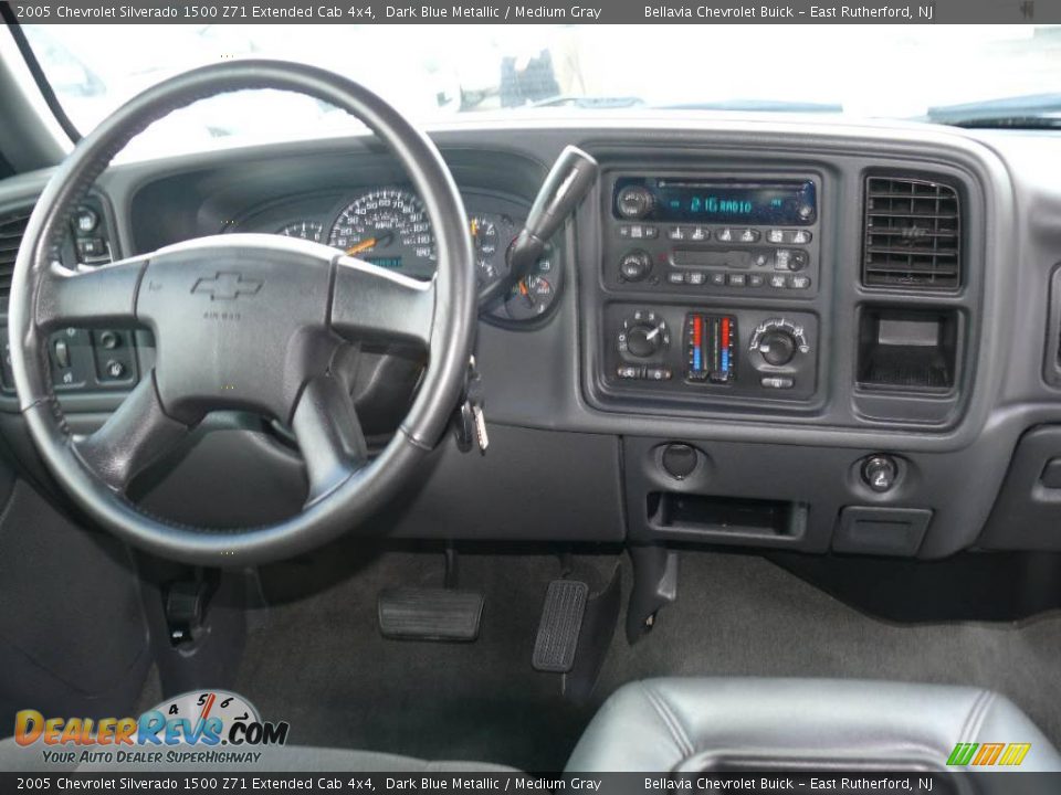 2005 Chevrolet Silverado 1500 Z71 Extended Cab 4x4 Dark Blue Metallic / Medium Gray Photo #9