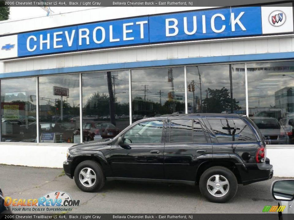 2006 Chevrolet TrailBlazer LS 4x4 Black / Light Gray Photo #1