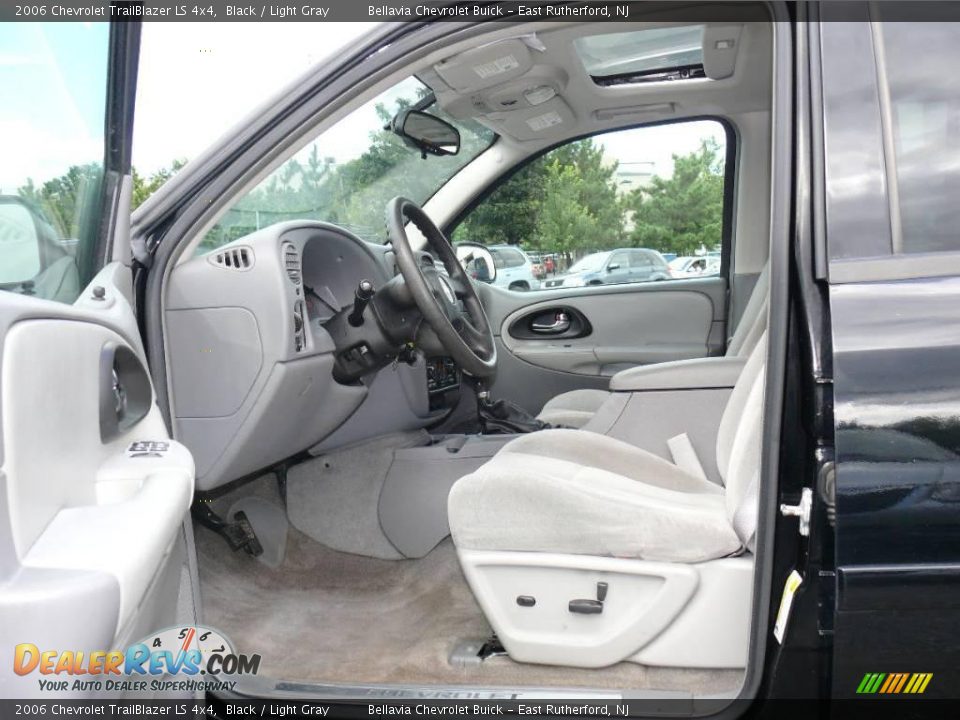 2006 Chevrolet TrailBlazer LS 4x4 Black / Light Gray Photo #7