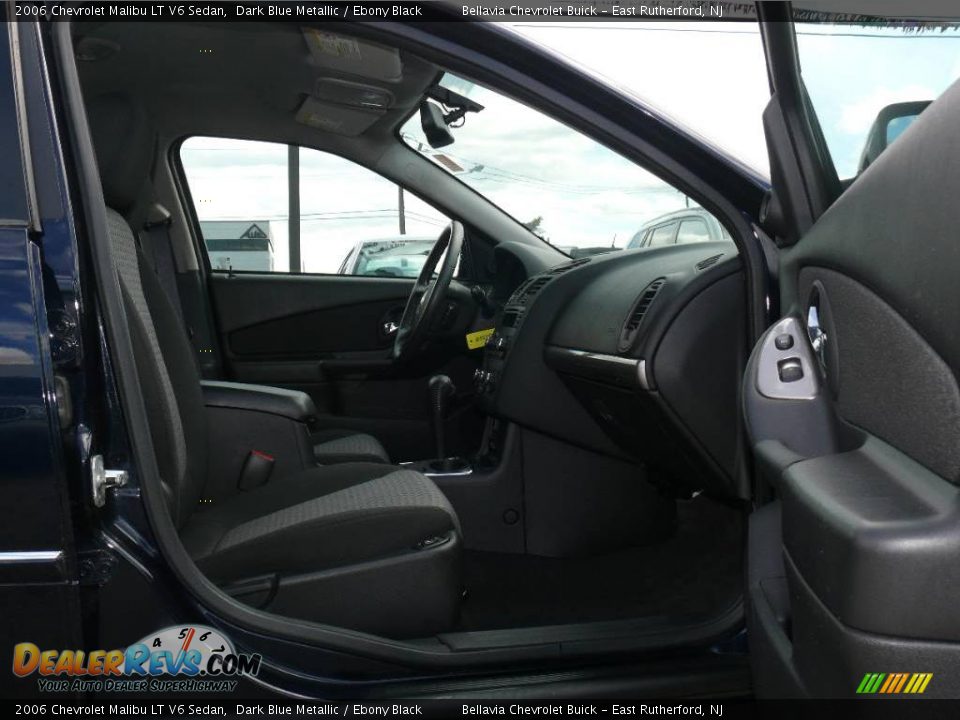 2006 Chevrolet Malibu LT V6 Sedan Dark Blue Metallic / Ebony Black Photo #8
