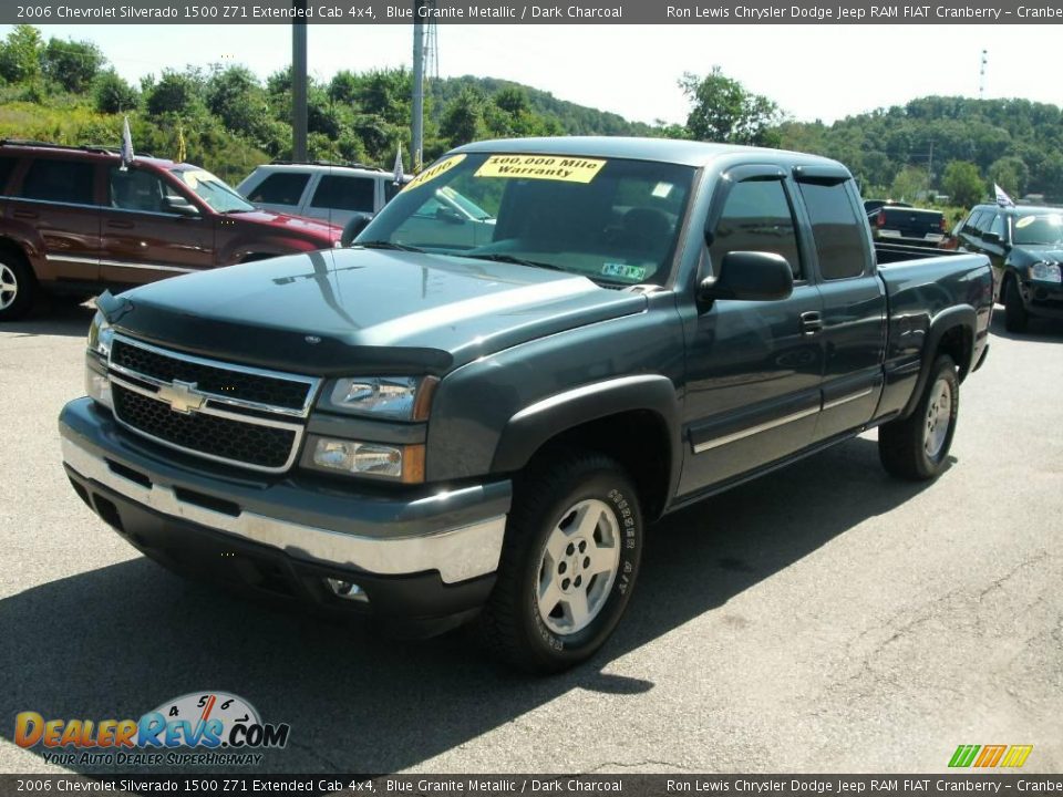 2006 Chevrolet Silverado 1500 Z71 Extended Cab 4x4 Blue Granite Metallic / Dark Charcoal Photo #17