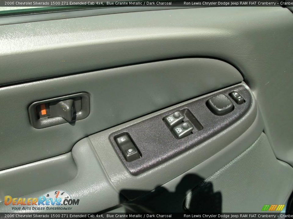 2006 Chevrolet Silverado 1500 Z71 Extended Cab 4x4 Blue Granite Metallic / Dark Charcoal Photo #20
