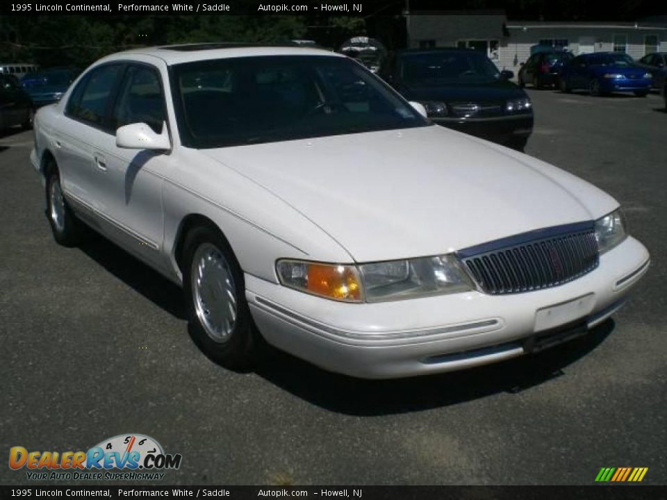 1995 Lincoln Continental Performance White / Saddle Photo #3