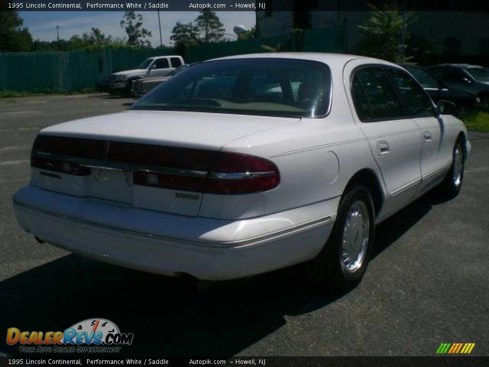 1995 Lincoln Continental Performance White / Saddle Photo #7