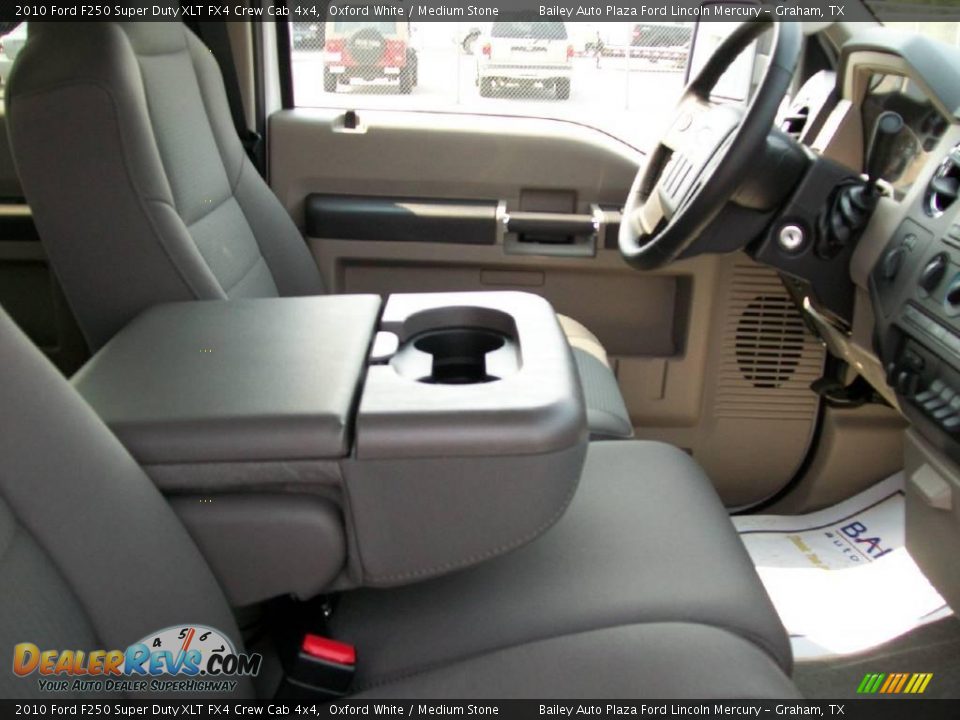 2010 Ford F250 Super Duty XLT FX4 Crew Cab 4x4 Oxford White / Medium Stone Photo #6