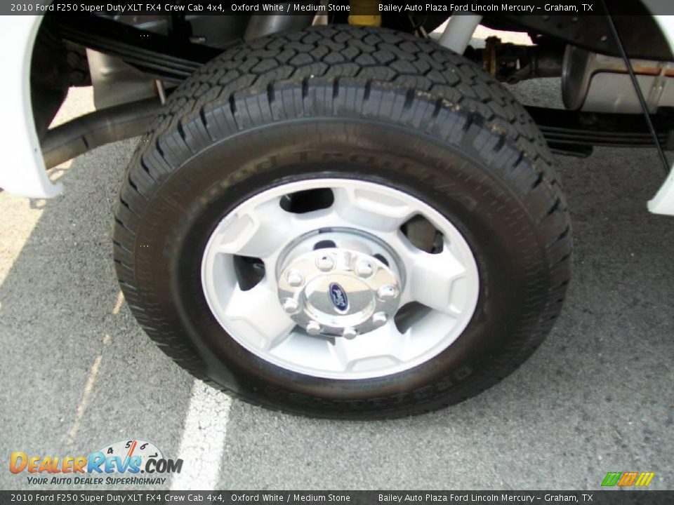 2010 Ford F250 Super Duty XLT FX4 Crew Cab 4x4 Oxford White / Medium Stone Photo #7