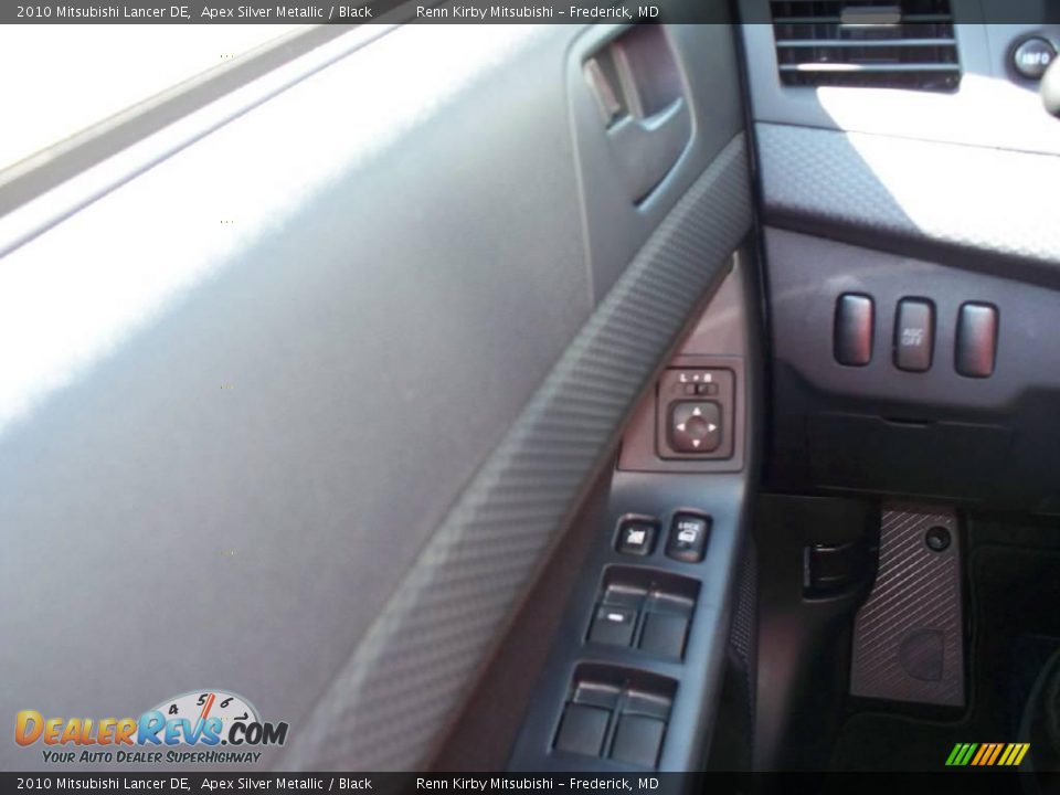 2010 Mitsubishi Lancer DE Apex Silver Metallic / Black Photo #6