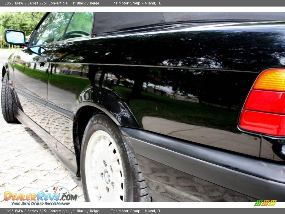 1995 BMW 3 Series 325i Convertible Jet Black / Beige Photo #33