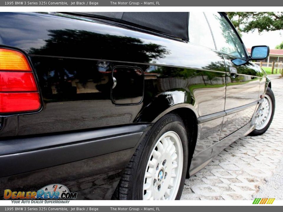 1995 BMW 3 Series 325i Convertible Jet Black / Beige Photo #34