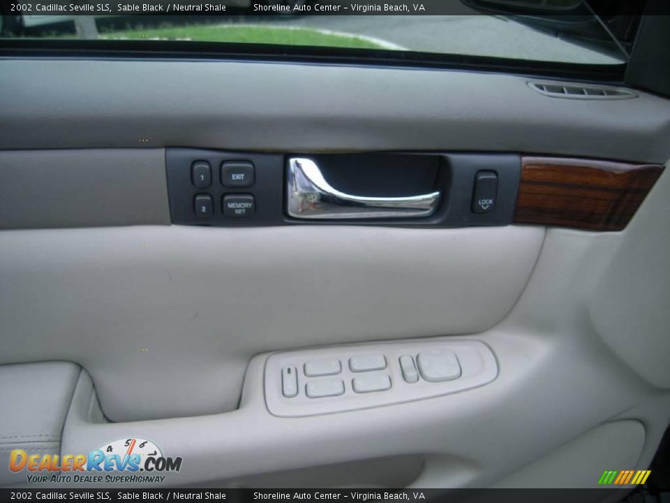 2002 Cadillac Seville SLS Sable Black / Neutral Shale Photo #15