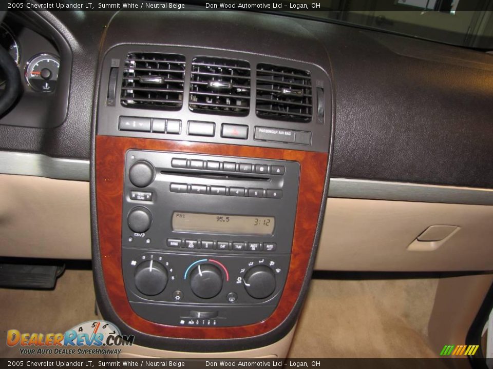 2005 Chevrolet Uplander LT Summit White / Neutral Beige Photo #11