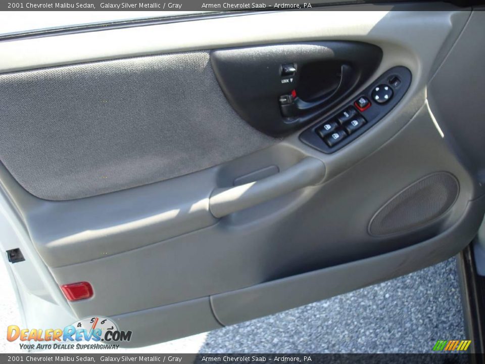 2001 Chevrolet Malibu Sedan Galaxy Silver Metallic / Gray Photo #13