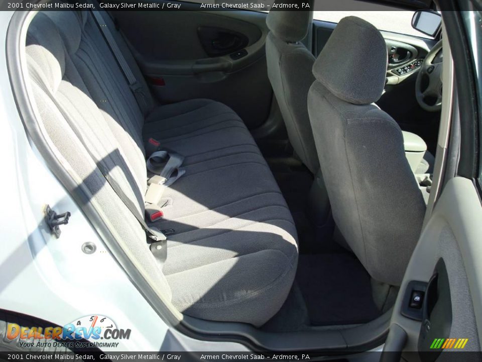 2001 Chevrolet Malibu Sedan Galaxy Silver Metallic / Gray Photo #20
