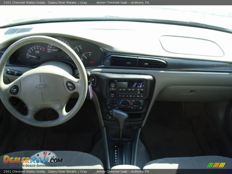 2001 Chevrolet Malibu Sedan Galaxy Silver Metallic / Gray Photo #27