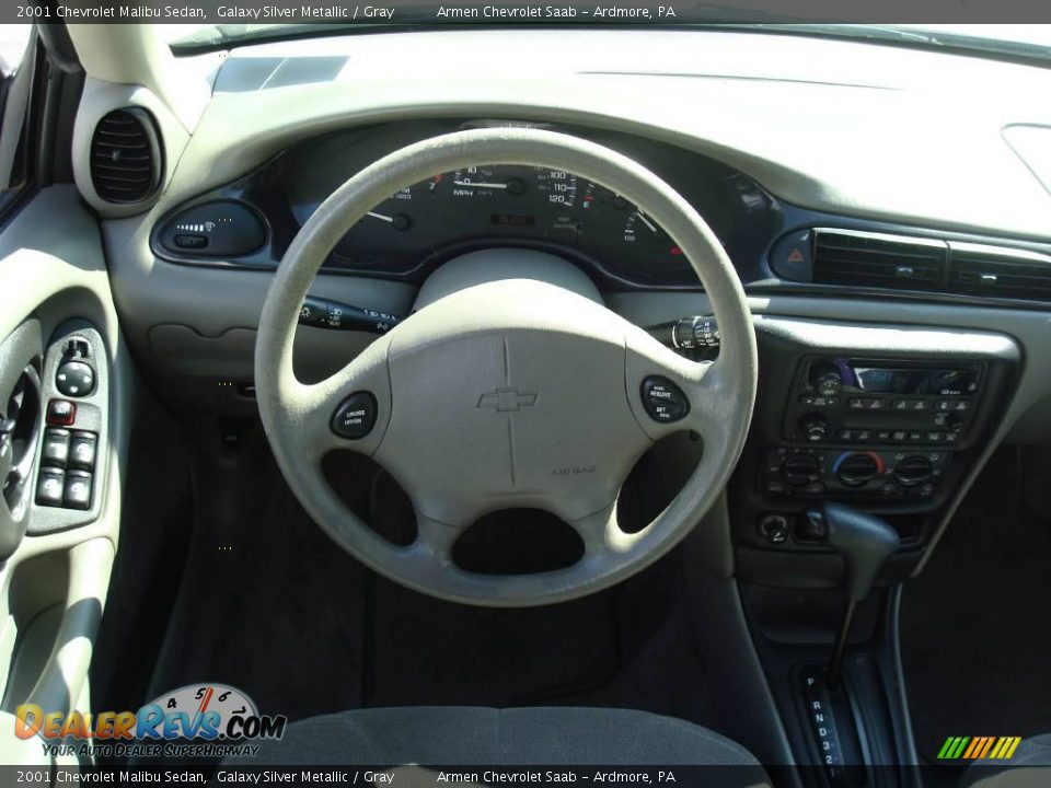 2001 Chevrolet Malibu Sedan Galaxy Silver Metallic / Gray Photo #28