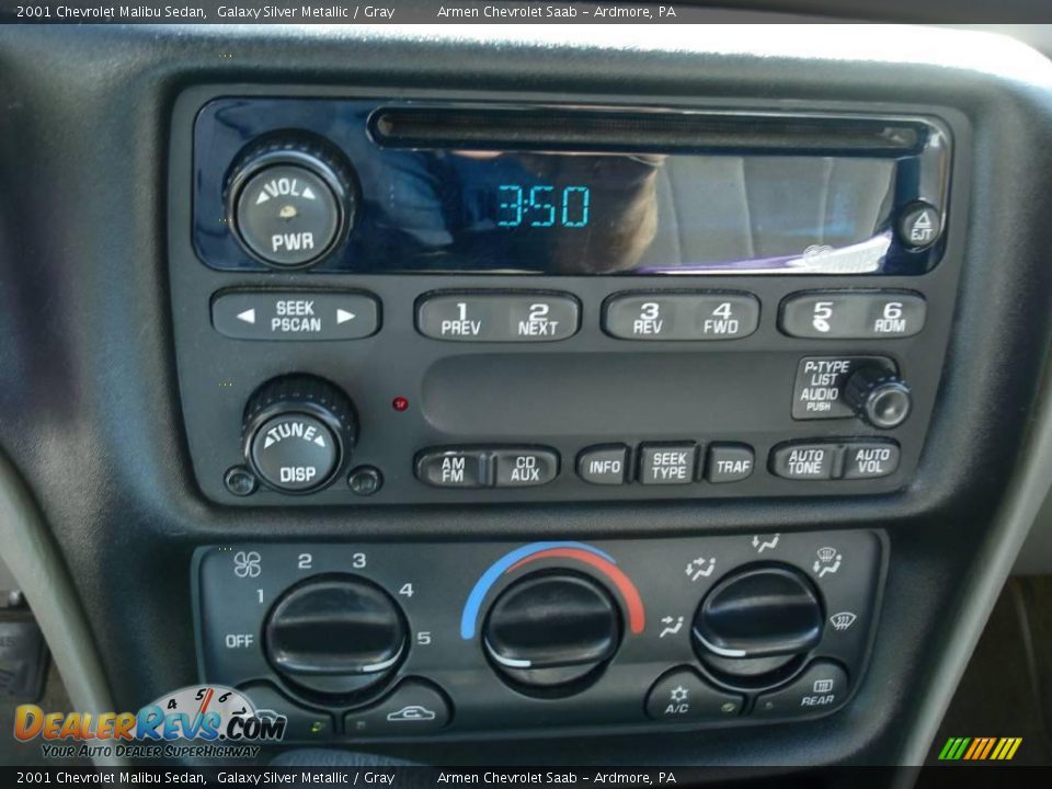 2001 Chevrolet Malibu Sedan Galaxy Silver Metallic / Gray Photo #29