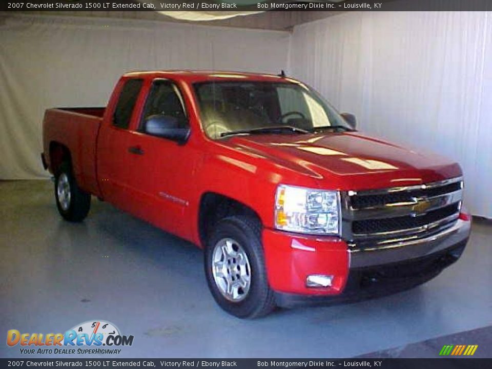 2007 Chevrolet Silverado 1500 LT Extended Cab Victory Red / Ebony Black Photo #1