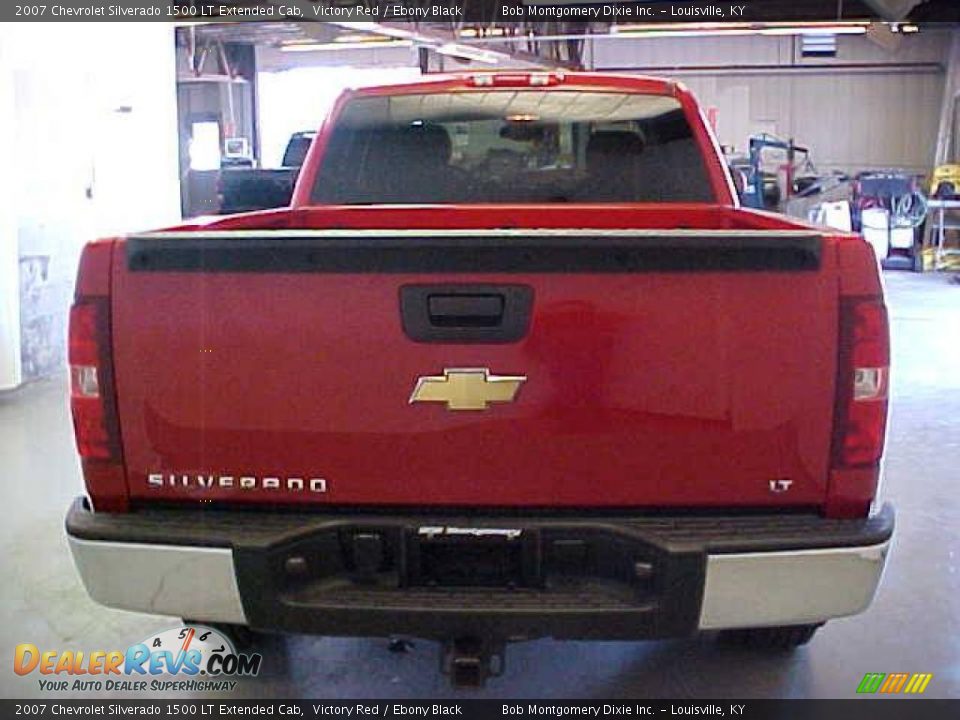 2007 Chevrolet Silverado 1500 LT Extended Cab Victory Red / Ebony Black Photo #4