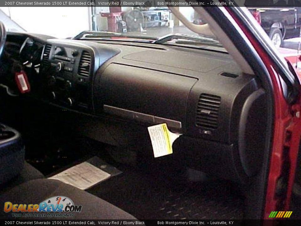 2007 Chevrolet Silverado 1500 LT Extended Cab Victory Red / Ebony Black Photo #8