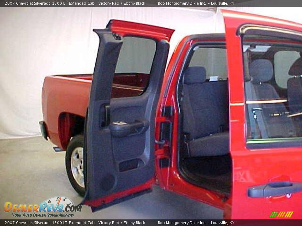 2007 Chevrolet Silverado 1500 LT Extended Cab Victory Red / Ebony Black Photo #11