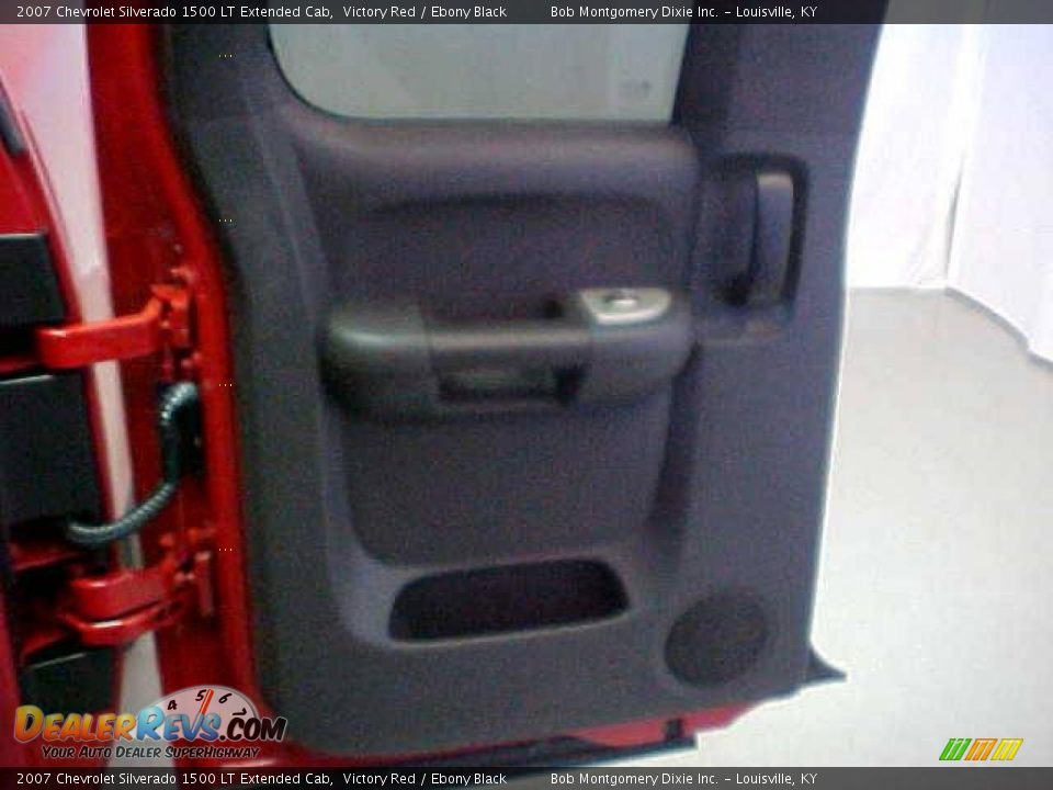 2007 Chevrolet Silverado 1500 LT Extended Cab Victory Red / Ebony Black Photo #17